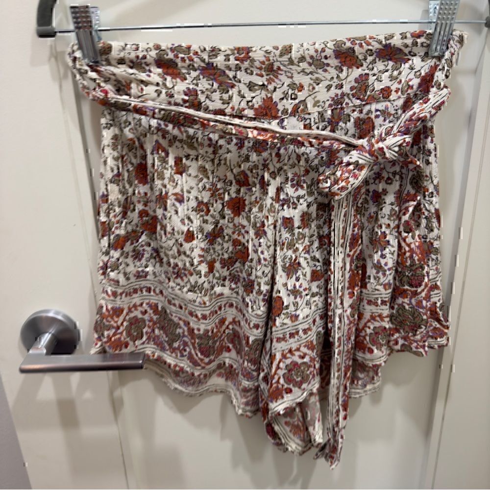 SAYLOR NYC Floral Shorts  Maroon and Cream Size XS Women’s